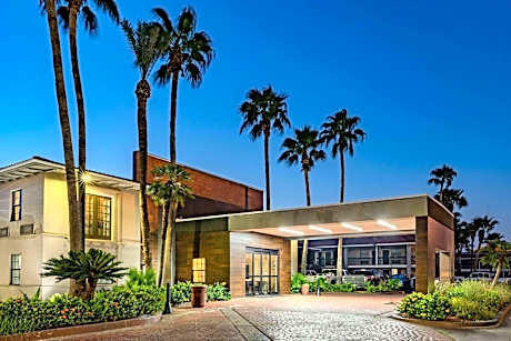 La Quinta Inn & Suites by Wyndham Laredo