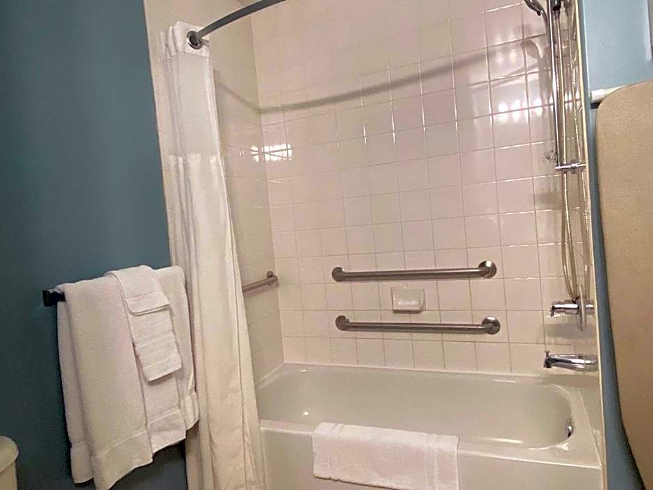 Super 8 by Wyndham Edmonton South