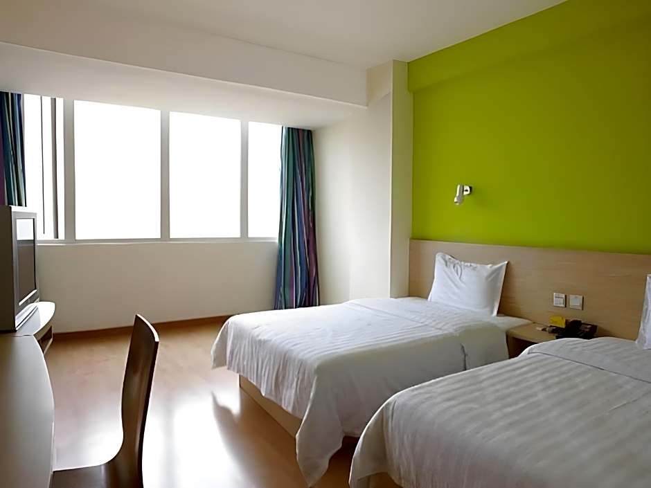 7 Days Inn Nanchang Bayi Square Railway Station