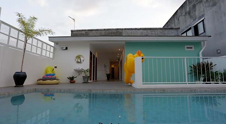 Borbaboom Phuket Poshtel & Hostel