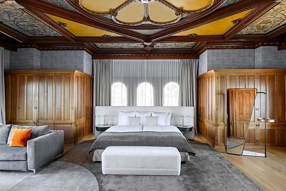 Photo 1 of 4 of Riviera Suite