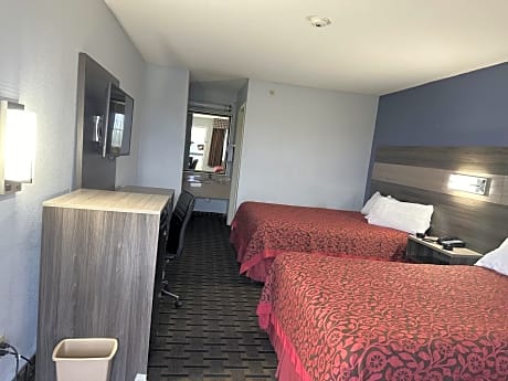 Queen Room with Two Queen Beds - Disability Access