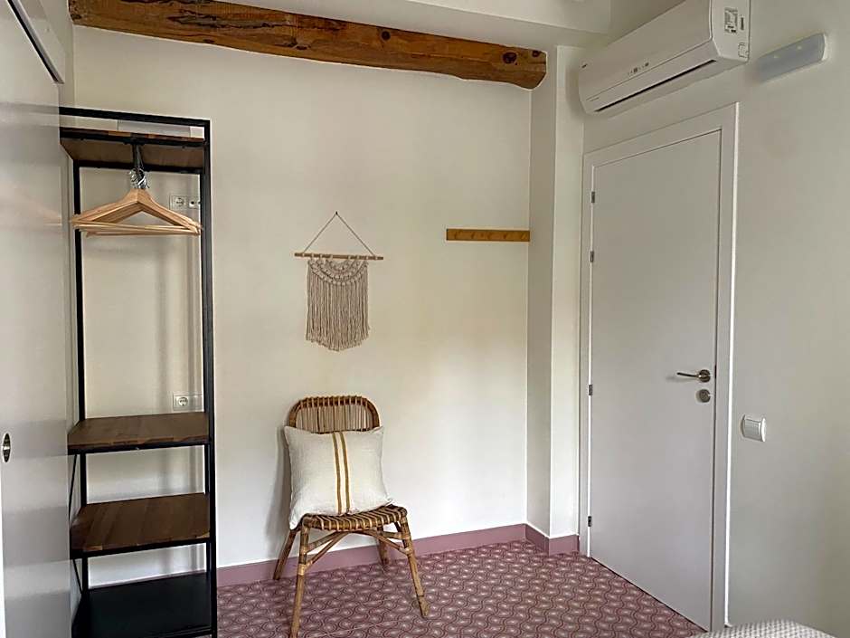 Les Filles (antiga Fonda de la Parra)