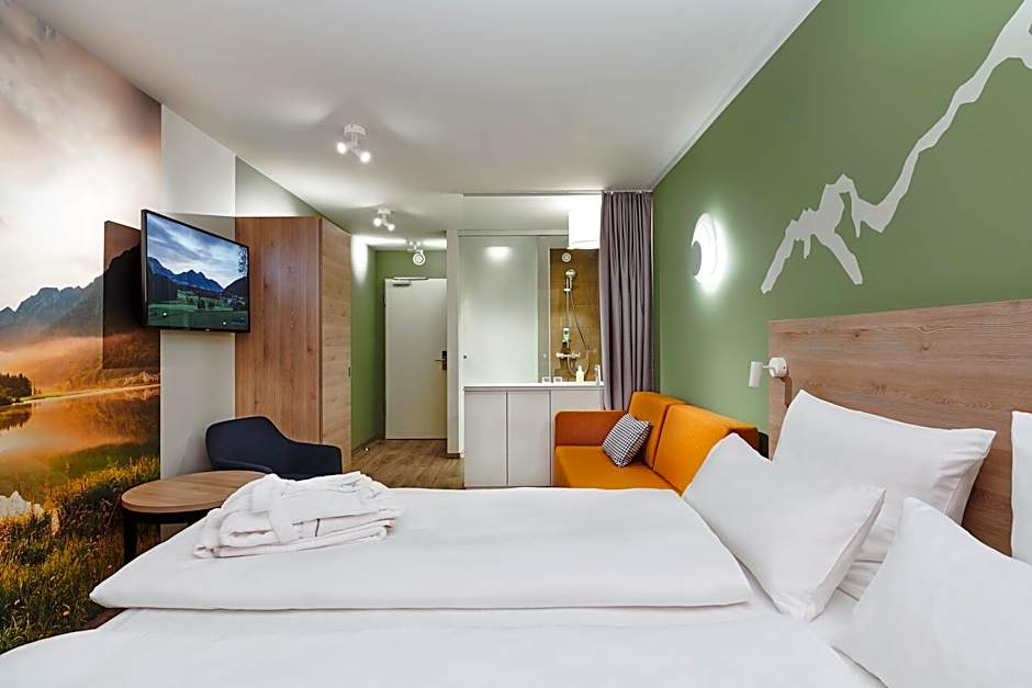 Photo 1 of 4 of Double Room