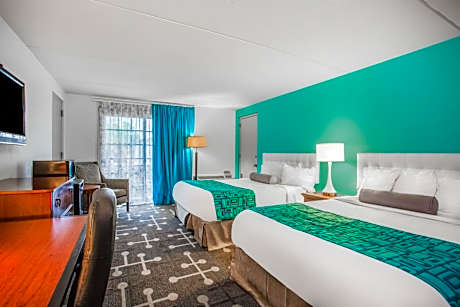 Deluxe Queen Room with Two Queen Beds - Non-Smoking