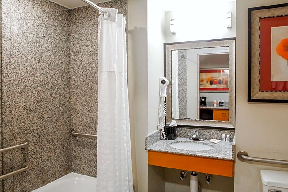 Comfort Suites at Virginia Center Commons