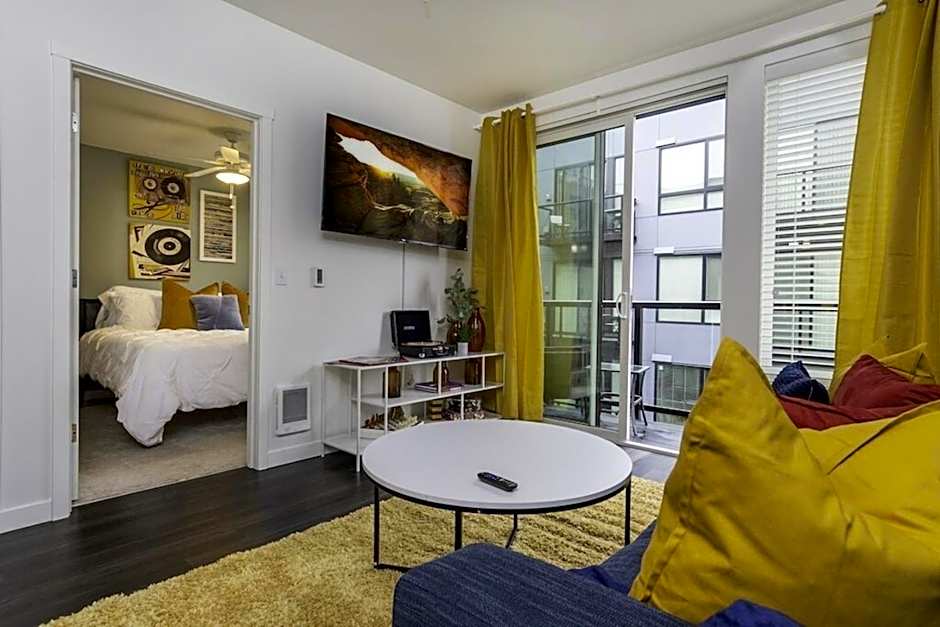 Self Check-in-washer-dryer-4ksmart Tv-king Bed-gym