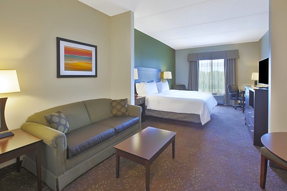 Holiday Inn Express & Suites Geneva Finger Lakes