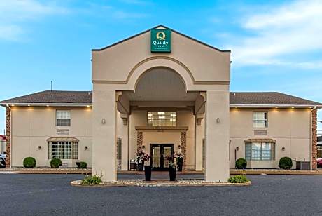 Quality Inn Saint Louis Airport