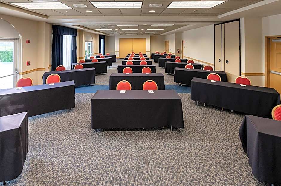 SEVEN Sebring Raceway Hotel