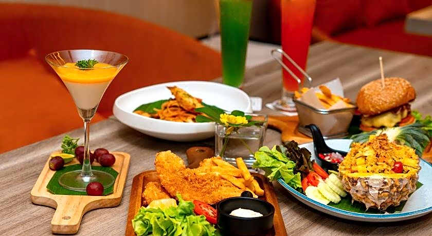 PARKROYAL Suites Bangkok