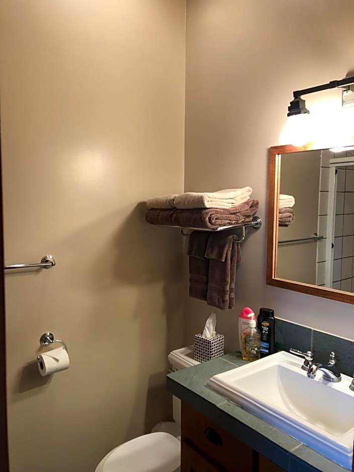 Comstock Premier Lodge LLC