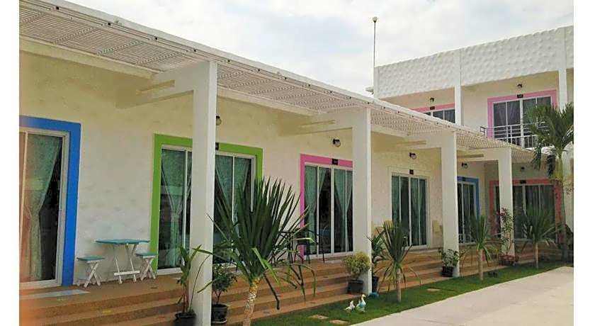 Baan Chom Jan Suan Phung