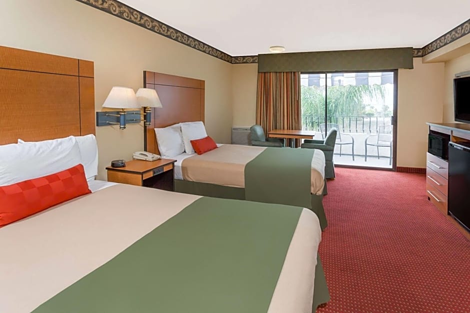 Travelodge by Wyndham San Clemente Beach