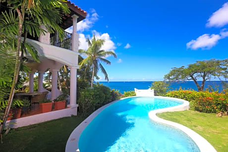 3 Bedroom Oceanview Villa plus pool
