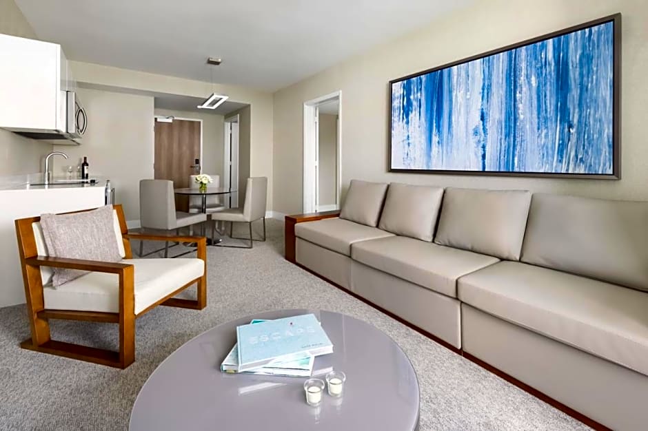 Altair Bay Harbor Hotel