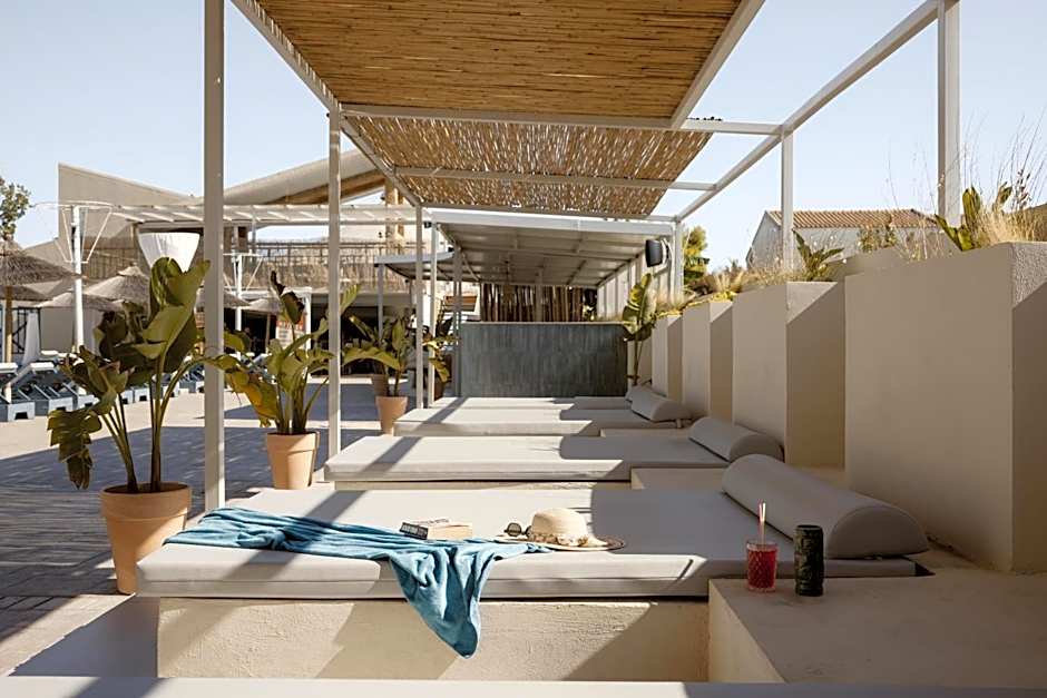 Island Kavos Annex studios