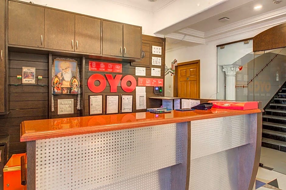 OYO Flagship 572 Santacruz West