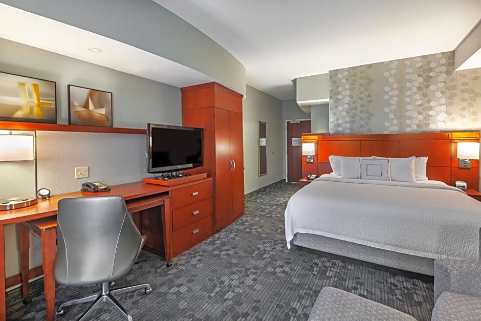 Courtyard by Marriott Tulsa Woodland Hills