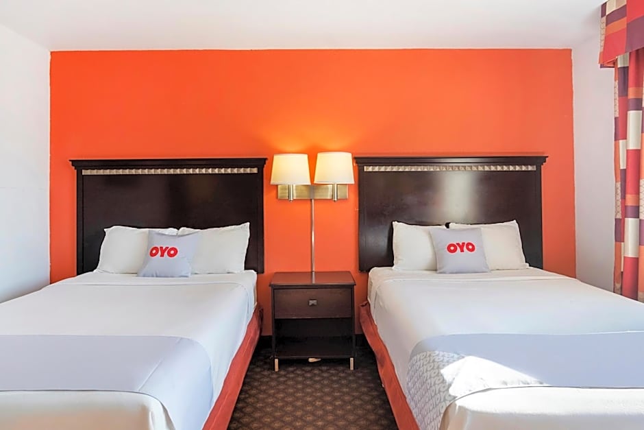 OYO Townhouse Dodge City KS