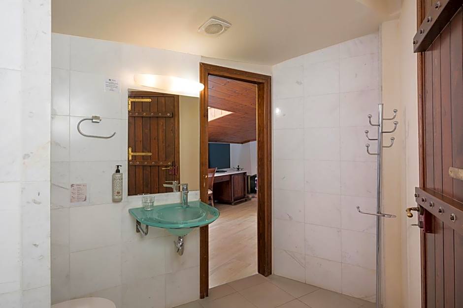 Spilia Village Hotel & Villas