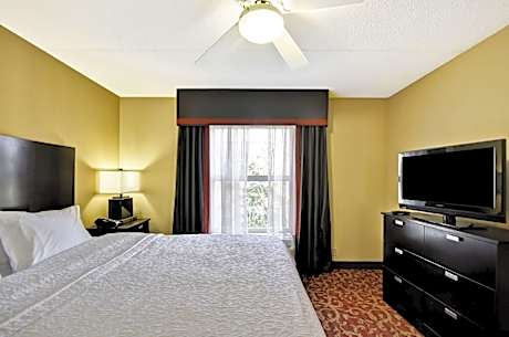 1 King Bed Nonsmoking