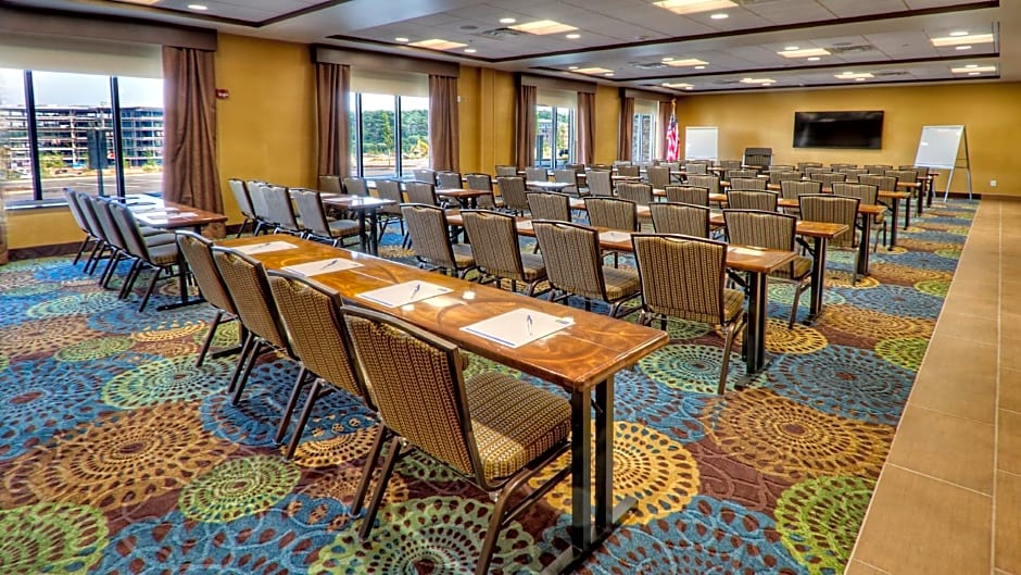 Holiday Inn Express & Suites Pittsburgh SW/Southpointe By IHG