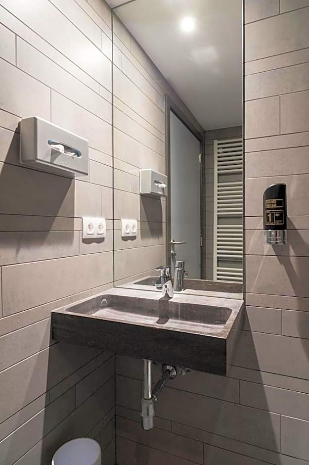 Brxxl 5 City Centre Hostel