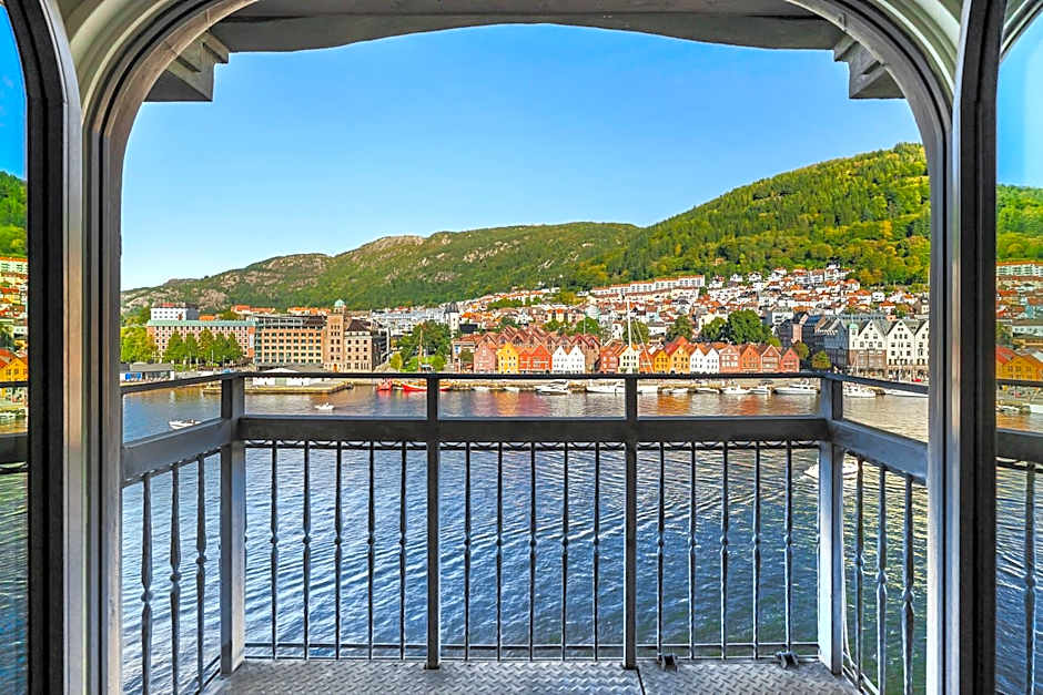 Clarion Hotel Admiral