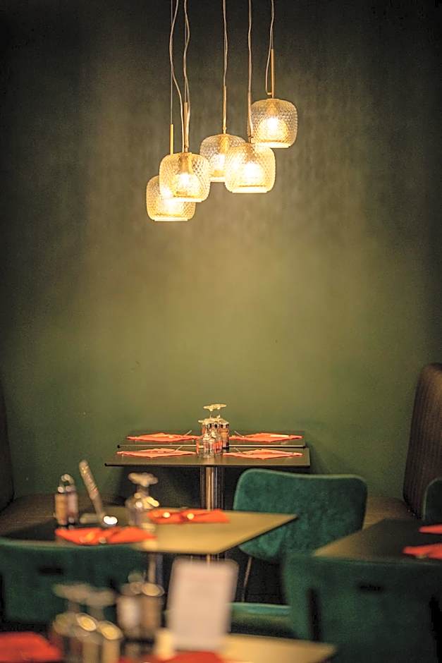 Logis Hotel des Bourbons