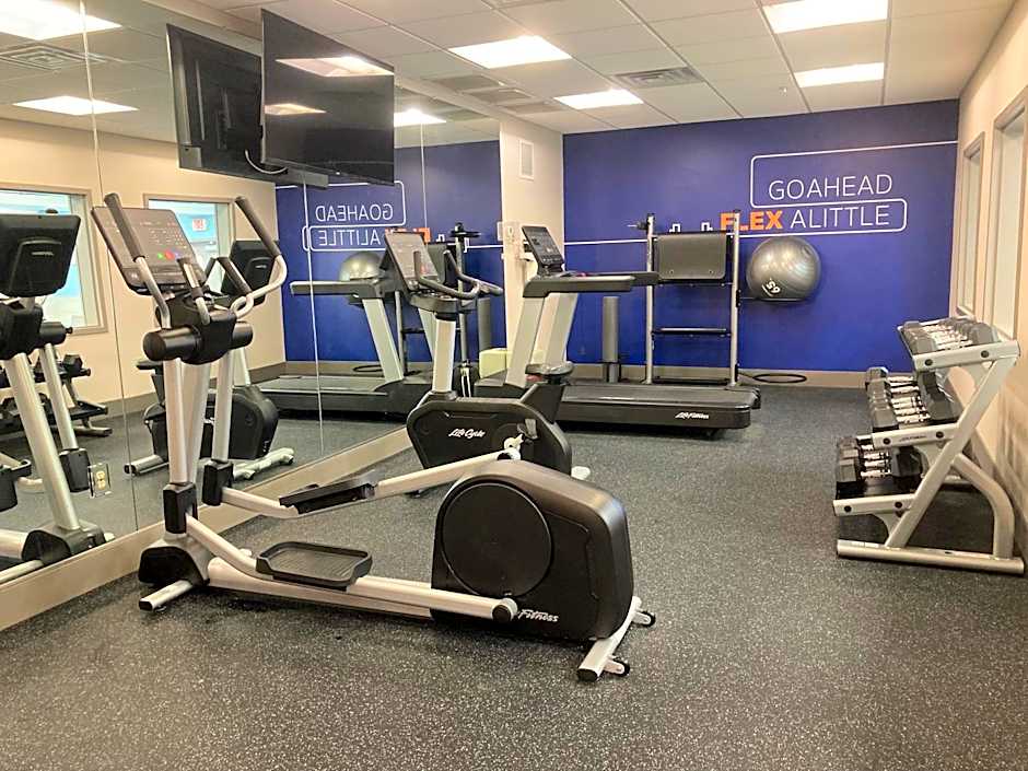 Holiday Inn Express and Suites Winchester By IHG