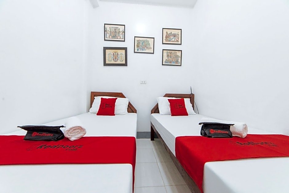 RedDoorz @ Plaza Jaro Iloilo