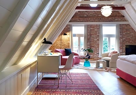 Five Rooms