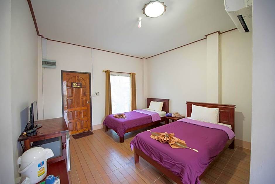 Photo 1 of 4 of Budget 2 Beds