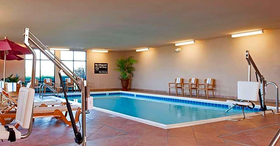 Hampton Inn By Hilton & Suites Moline-Quad City International Airport, Il