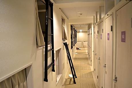 Capsule Room - Male Only