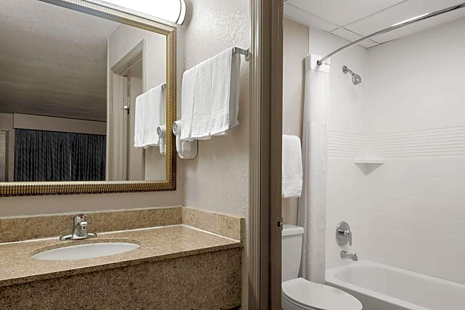 Days Inn by Wyndham Augusta Wheeler Road