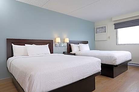 Deluxe Two Queen Room