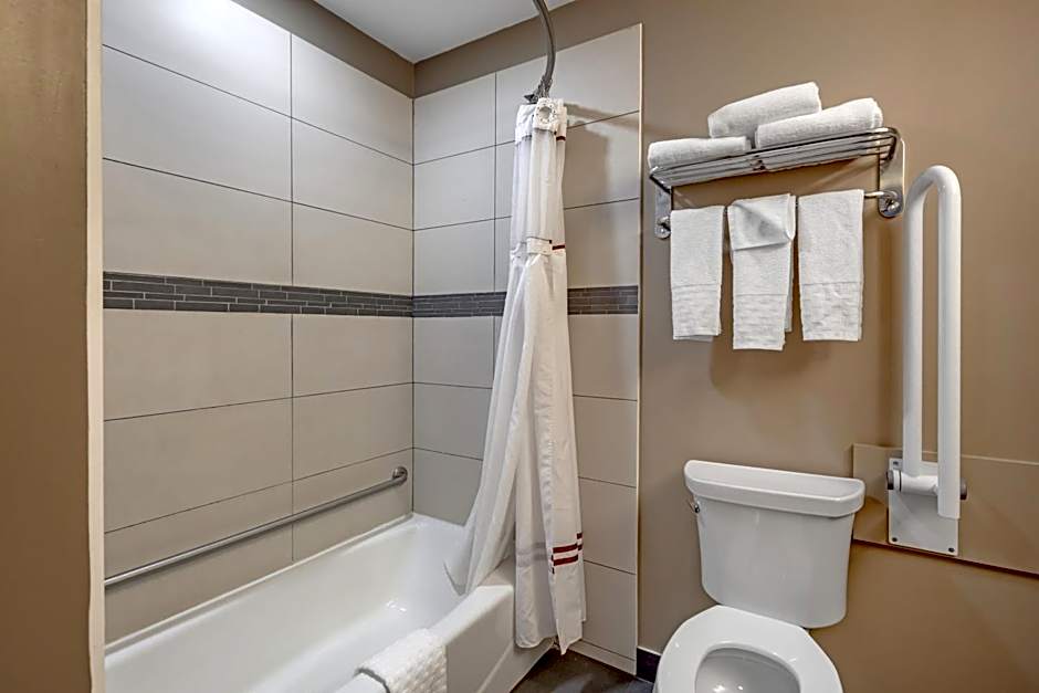 Best Western Plus Fort Saskatchewan Inn & Suites