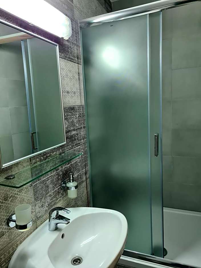 Vila Dini(La Rogojini)