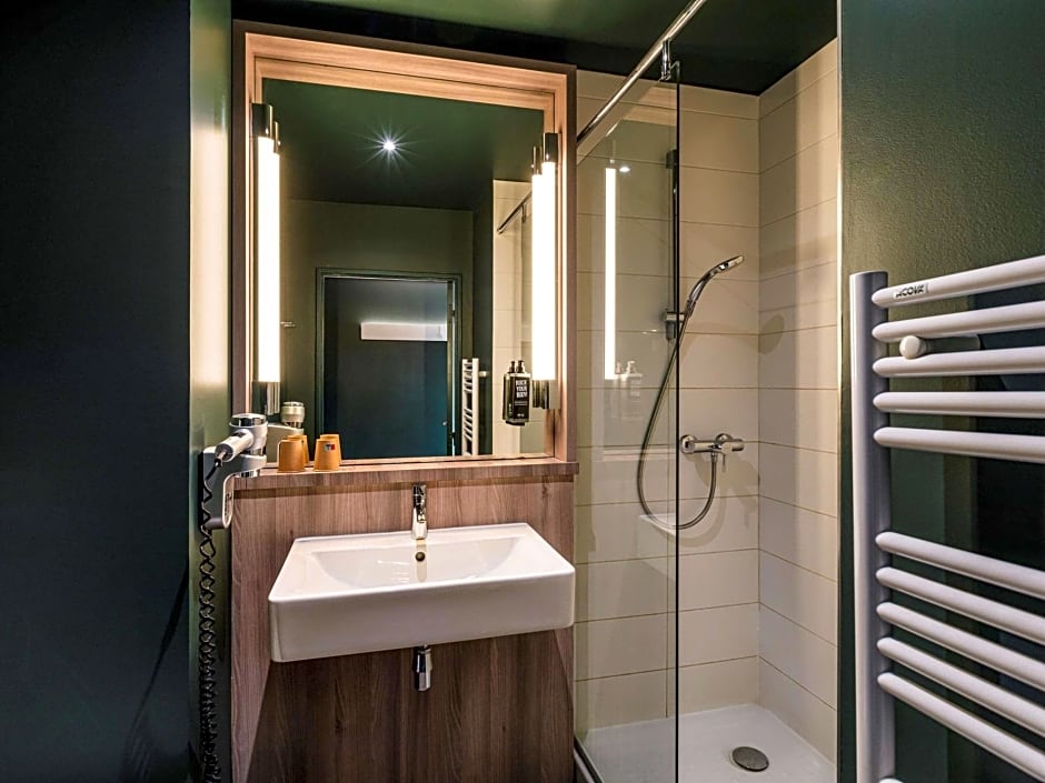 ibis Lyon Meyzieu