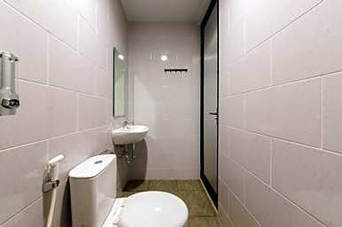 RedDoorz Plus @ Kedaton Lampung