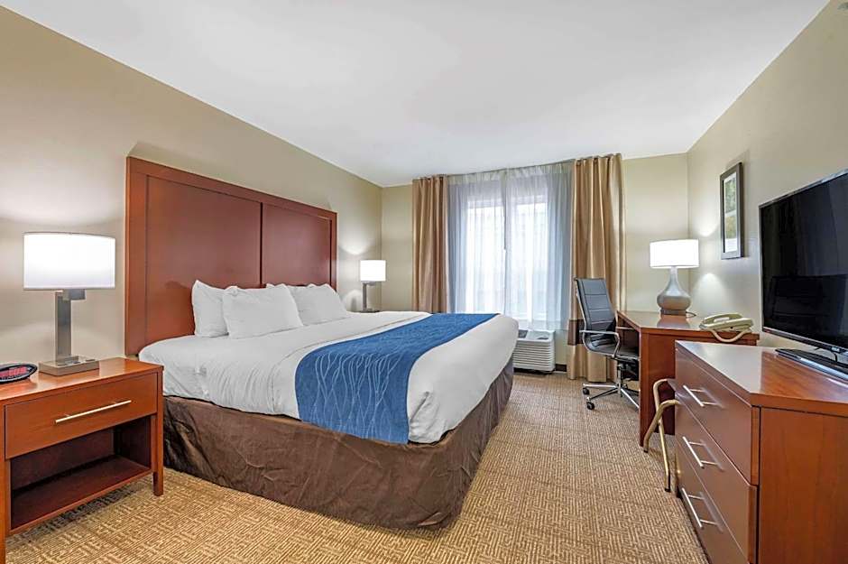 Comfort Inn & Suites Northern Kentucky