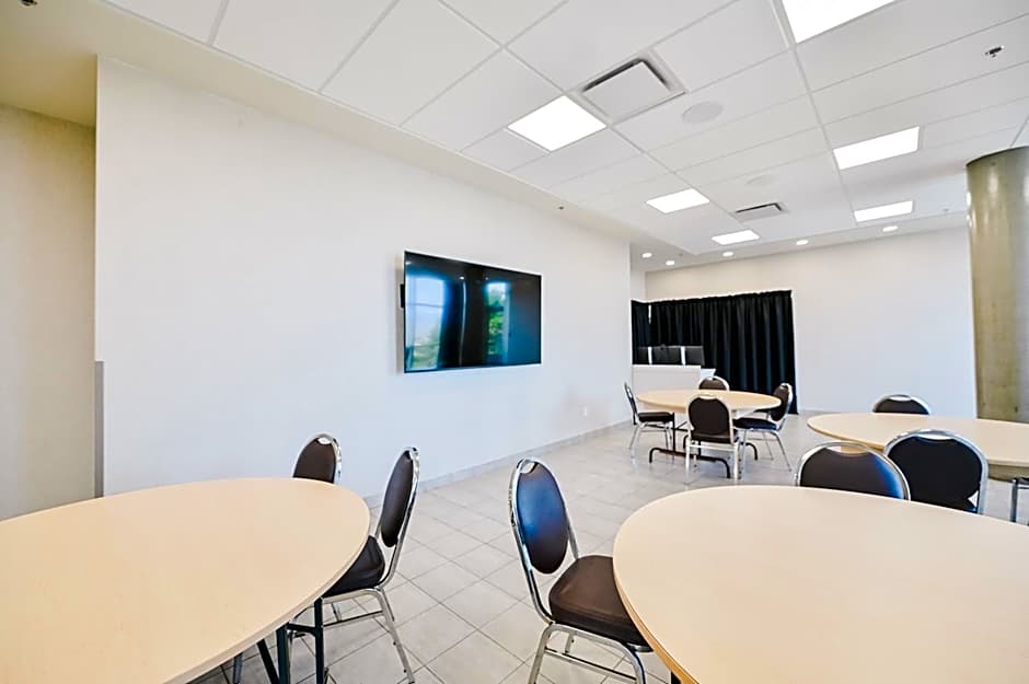 Residence & Conference Centre - Kamloops