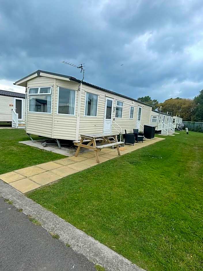 marine getaways caravan hire