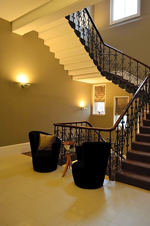 Quebecs Luxury Aparthotel