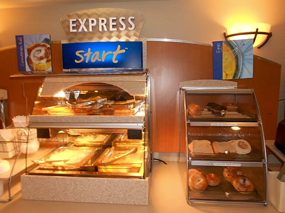 Holiday Inn Express Hotel & Suites Lancaster By IHG