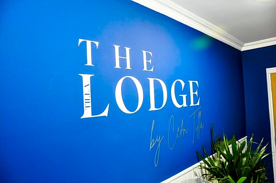 The Lodge by Cefn Tilla