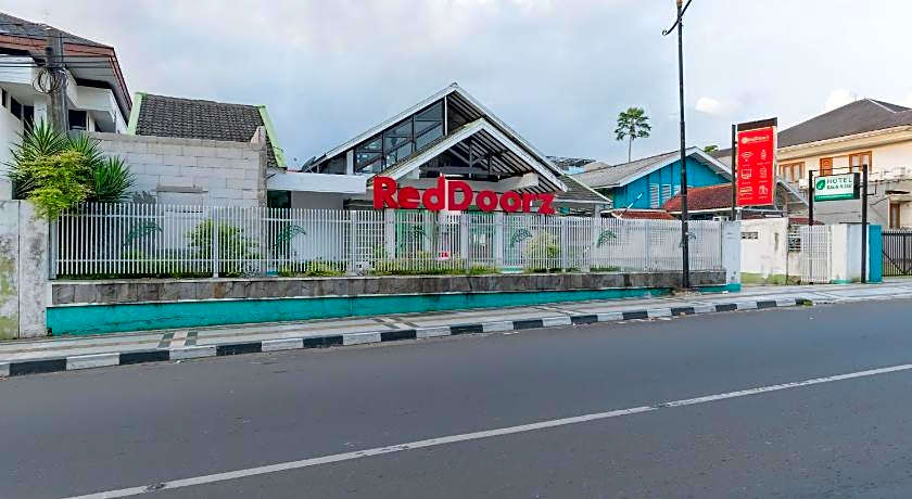 RedDoorz @ Jalan R.E. Martadinata Sukabumi