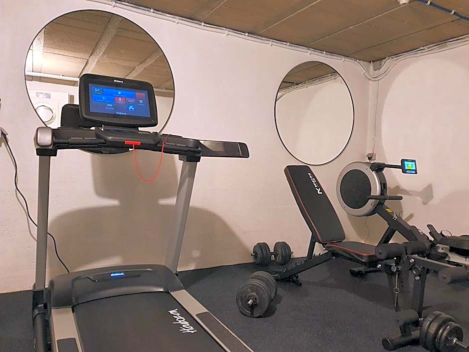 LA MARINA-Center-Parking-StationtoParis